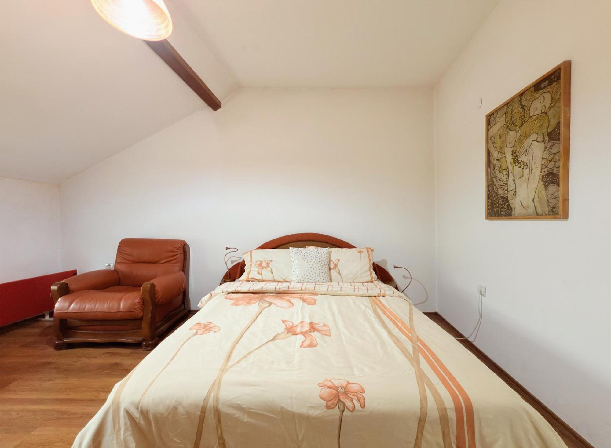 Corner House Apartment