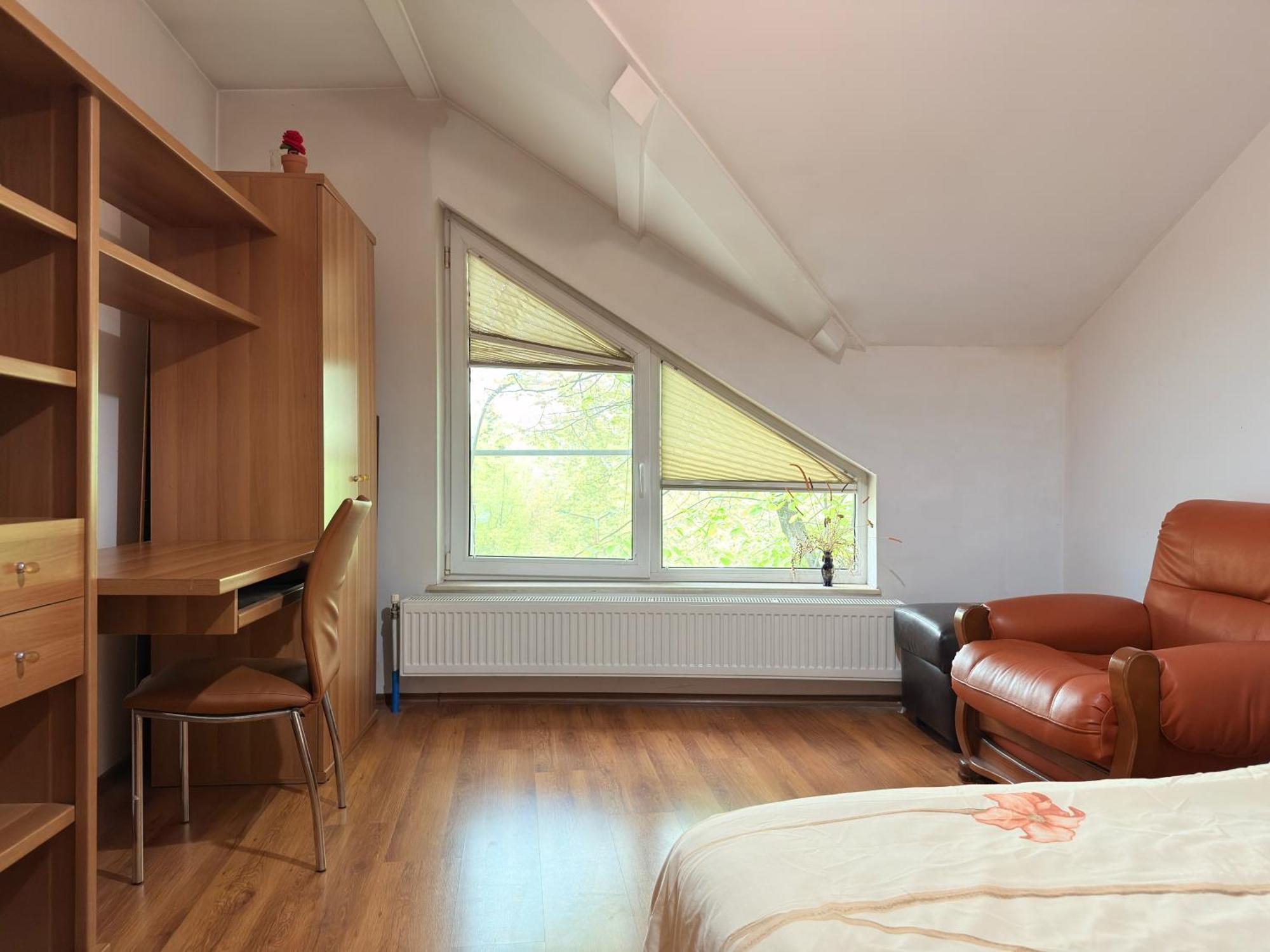Apartment Corner House *