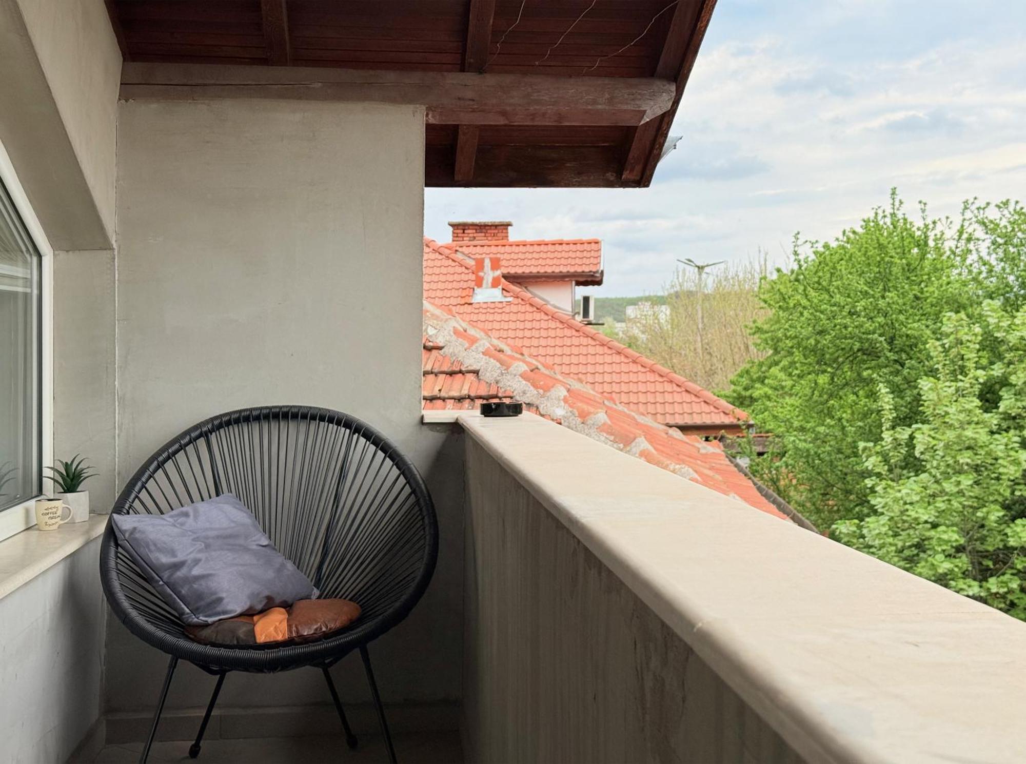 Corner House Apartment