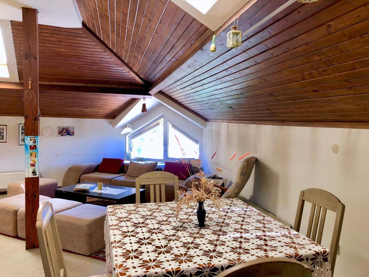 Corner House Apartment Montana