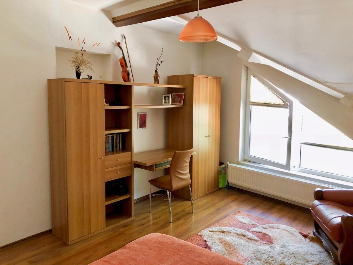 Corner House Apartment Montana