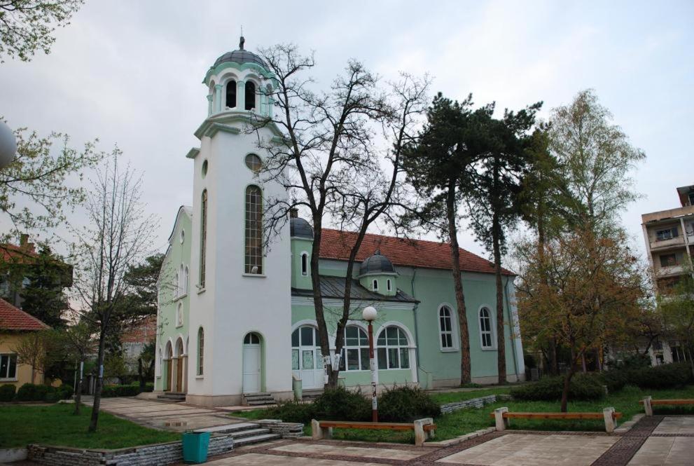 Corner House Апартамент Монтана